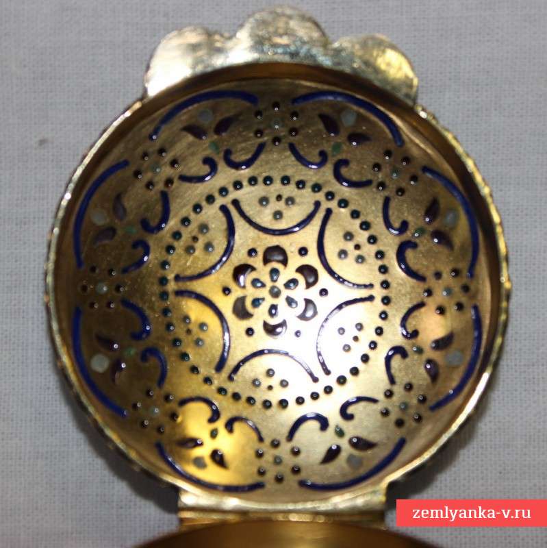 dating enamel cookware The pan handler llc sells the finest in vintage and antique collectible cast iron cookware our brands include griswold, wagner, martin, wapak, favorite, and lodge, as well as a variety of other manufacturers. dating enamel cookware The pan handler llc sells the finest in vintage and antique collectible cast iron cookware our brands include griswold, wagner, martin, wapak, favorite, and lodge, as well as a variety of other manufacturers.