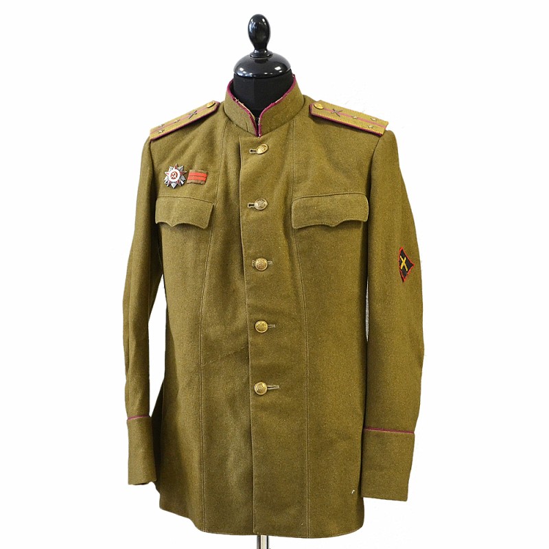 The jacket of the senior lieutenant of the IPTA rifle regiment of the sample of 1943