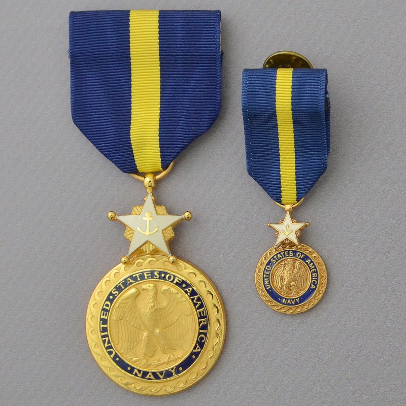 The US Navy Medal "For Outstanding Service" of the 1919 model, with a miniature