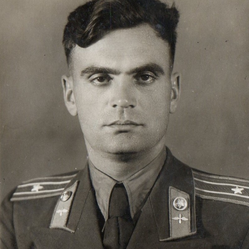 Photo of Major N.N. Malevany with a pilot's badge of the 1949 model and a number of Polish awards