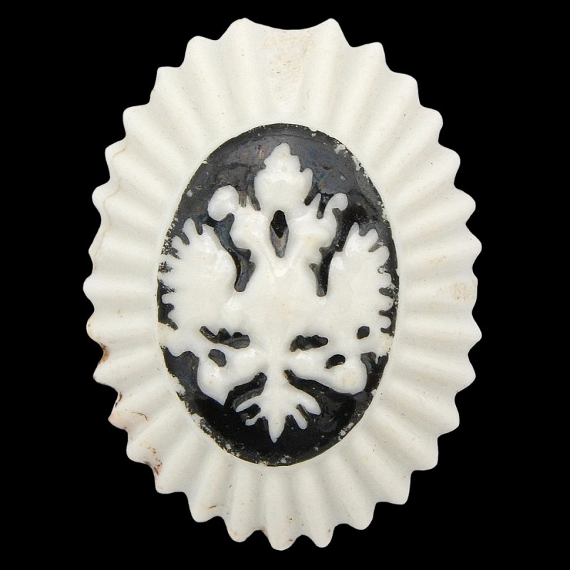 Porcelain cockade of an employee of the Ministry of Internal Affairs of the Russian Empire