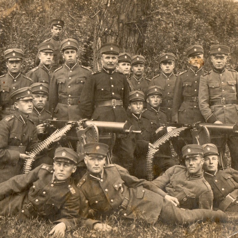 Photo of the machine gun team of the Latvian army with Maxim machine guns