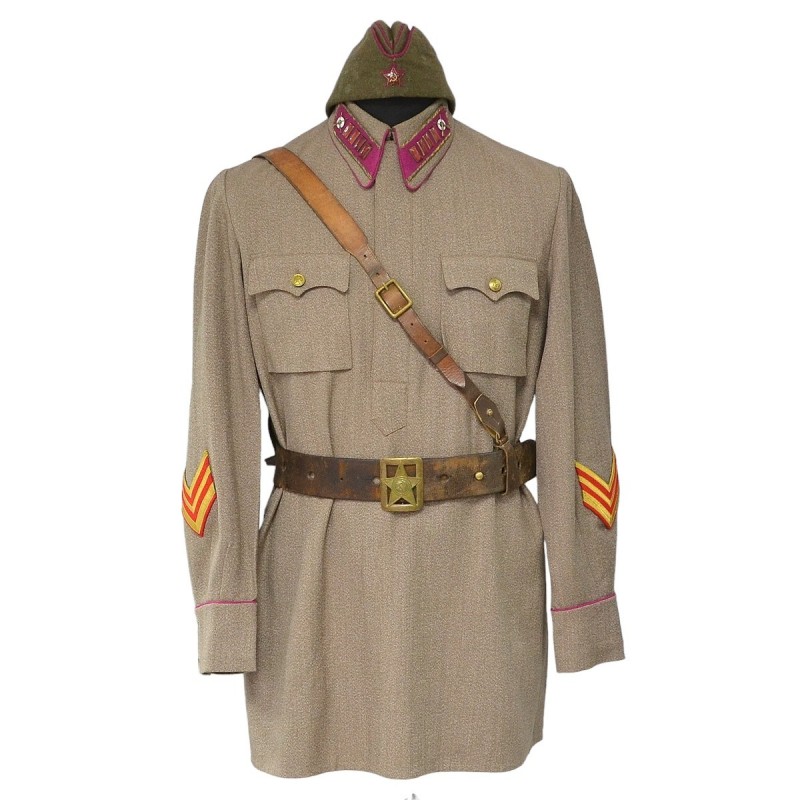 The Red Army Infantry Colonel's coverlet tunic of the 1935 model