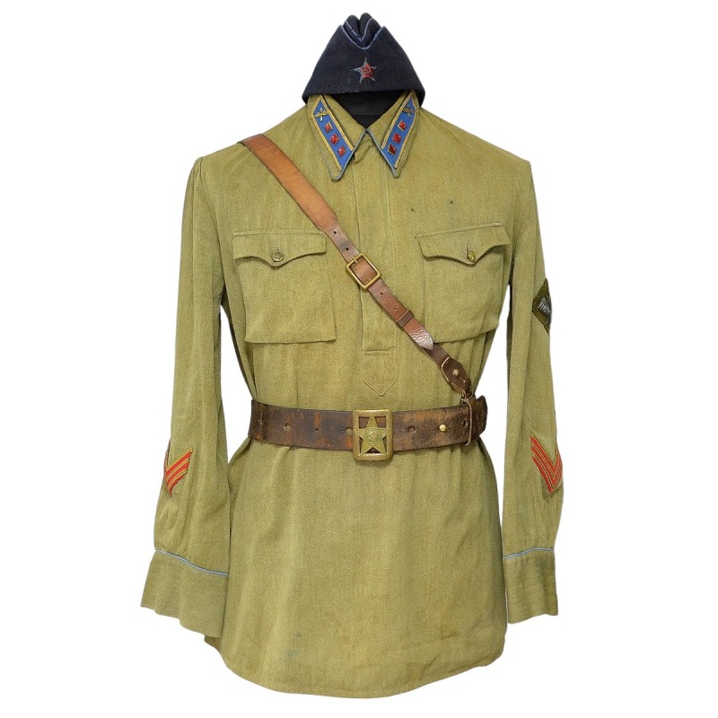 The tunic of a senior lieutenant of the Red Army Air Force of the 1935 model