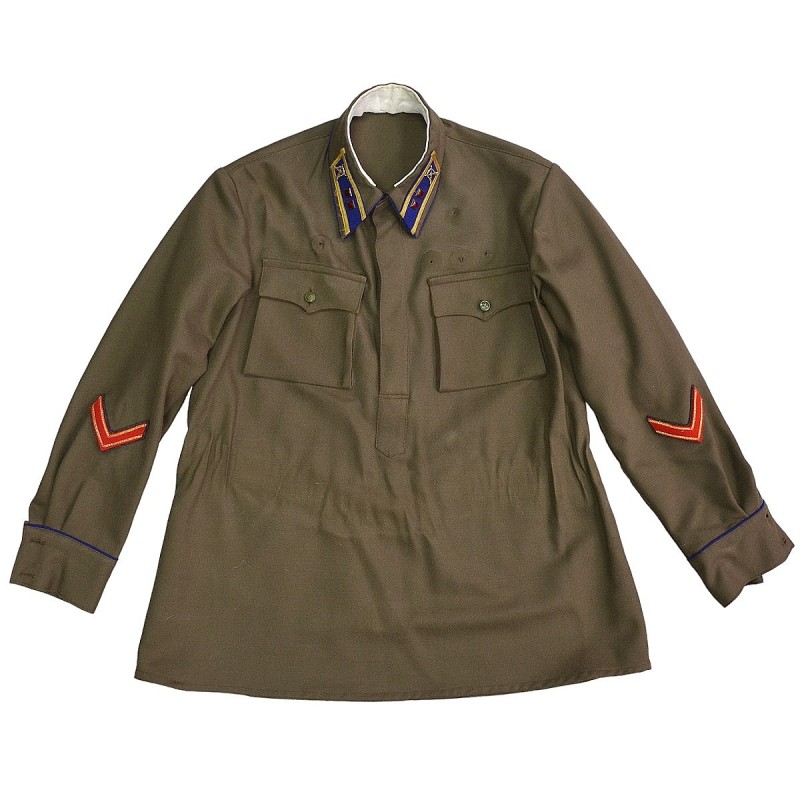 The tunic of a lieutenant of the Red Army cavalry of the 1935 model, a copy