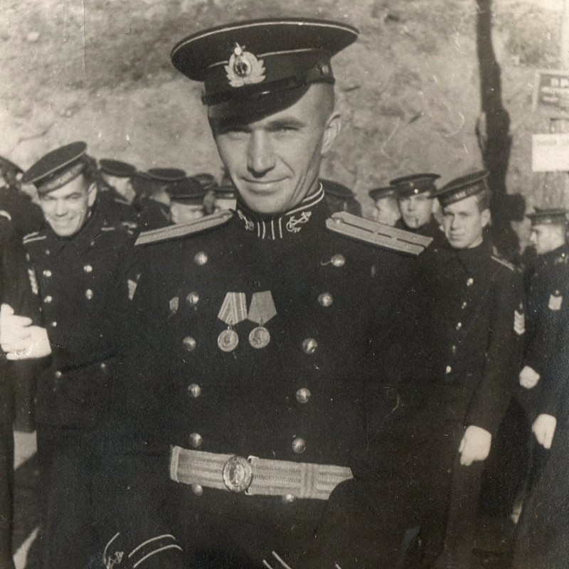 Photo of a lieutenant commander of the USSR Navy in a ceremonial uniform of the 1945 model